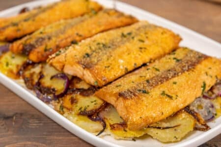 Salmone e patate in friggitrice ad aria