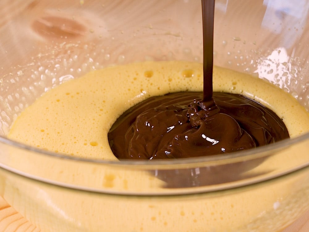 Torta al cioccolato con 2 ingredienti - Step 5