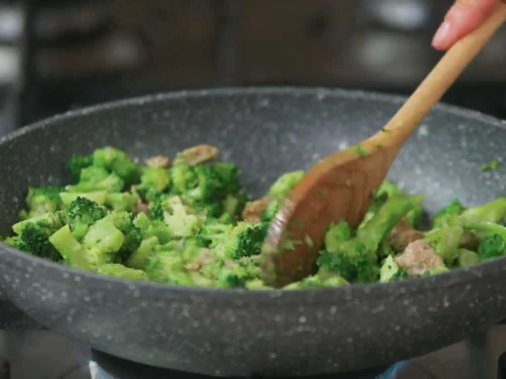 Ciambella salsiccia e broccoli - Step 3