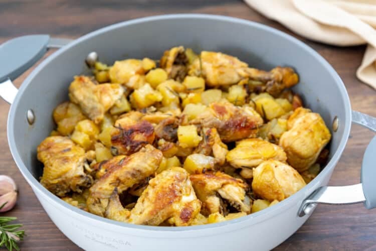 Pollo e patate in padella