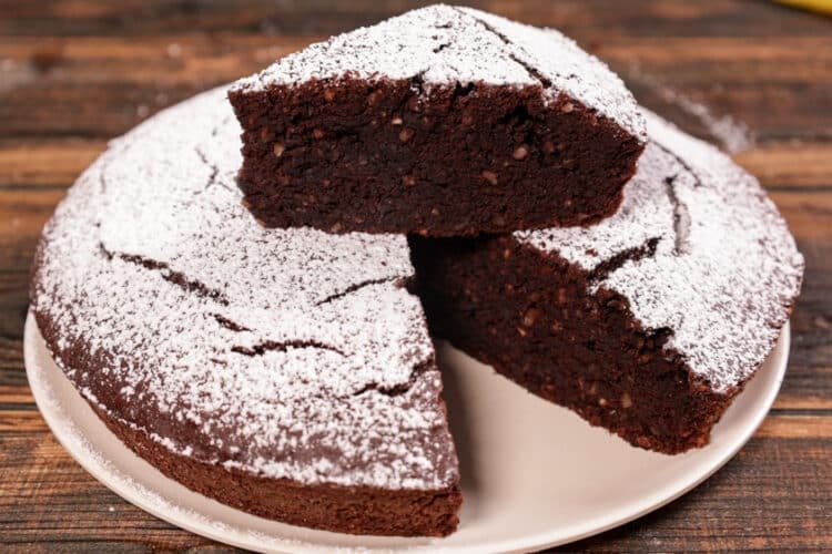 Torta cioccolato e nocciole senza uova