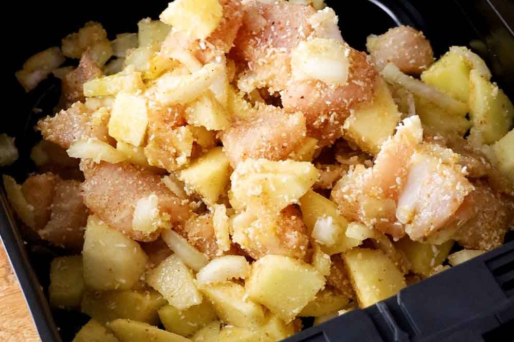 Pollo, patate e cipolle in friggitrice ad aria - Step 4