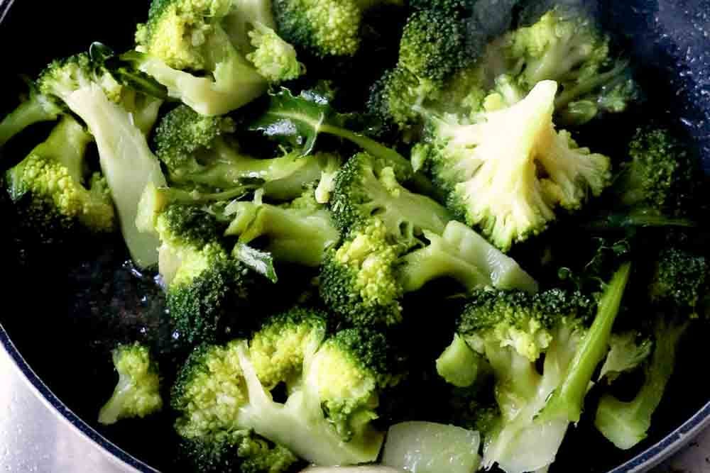 Pasta con crema di broccoli e mandorle - Step 4