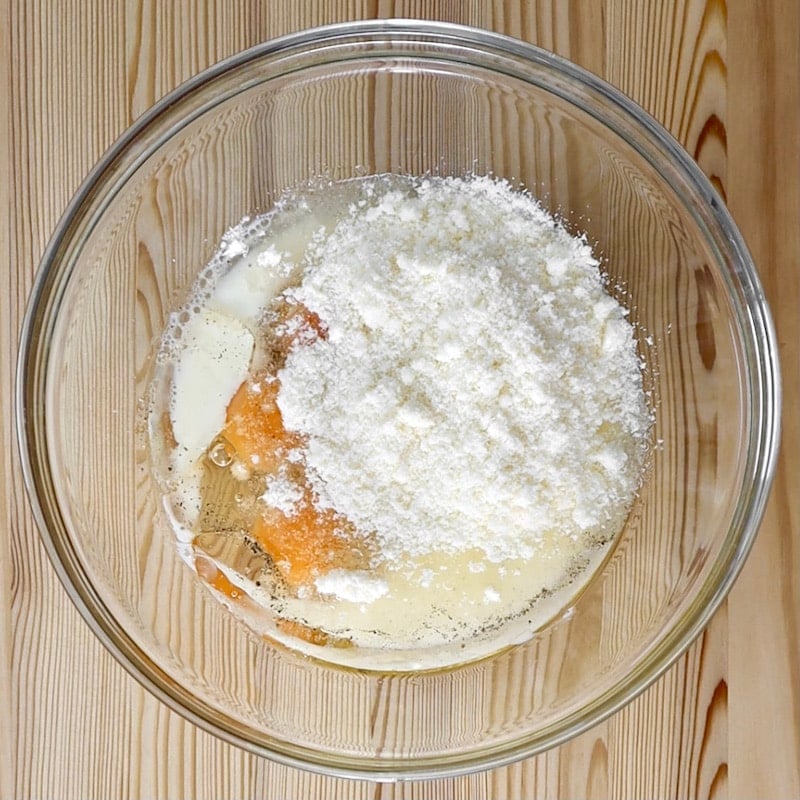 Plumcake salato prosciutto e formaggio - Step 1