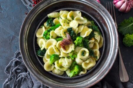 Pasta broccoli e acciughe