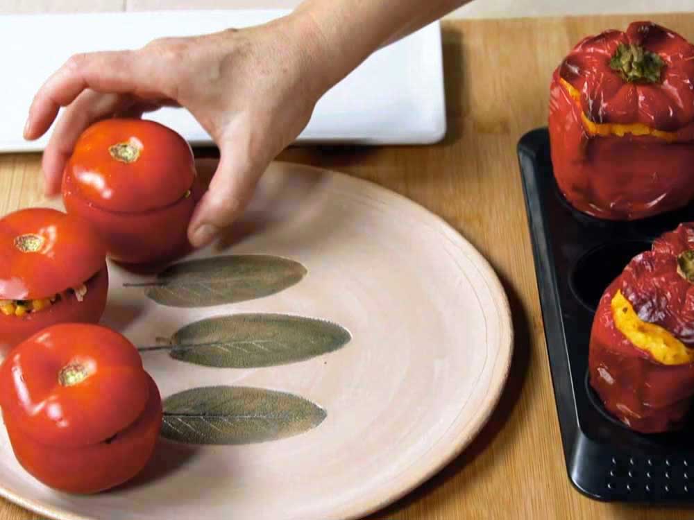 Pomodori e peperoni ripieni - Step 11