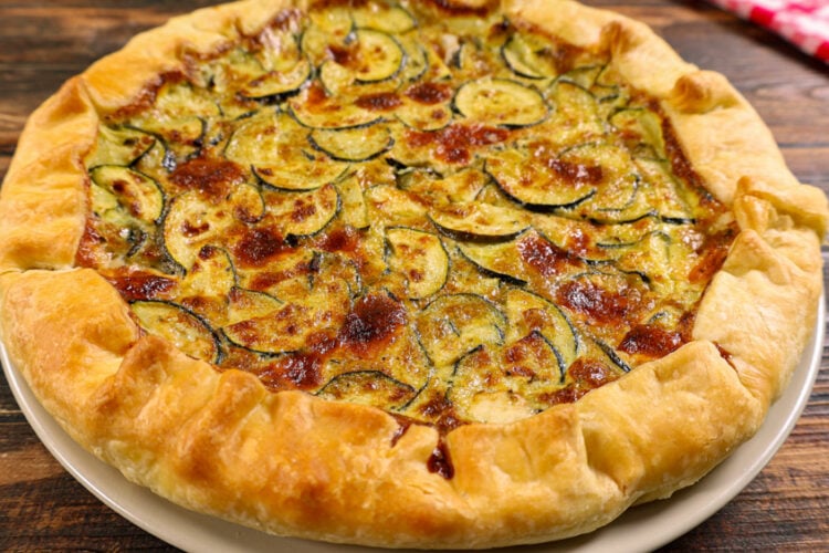 torta salata zucchine e pesto