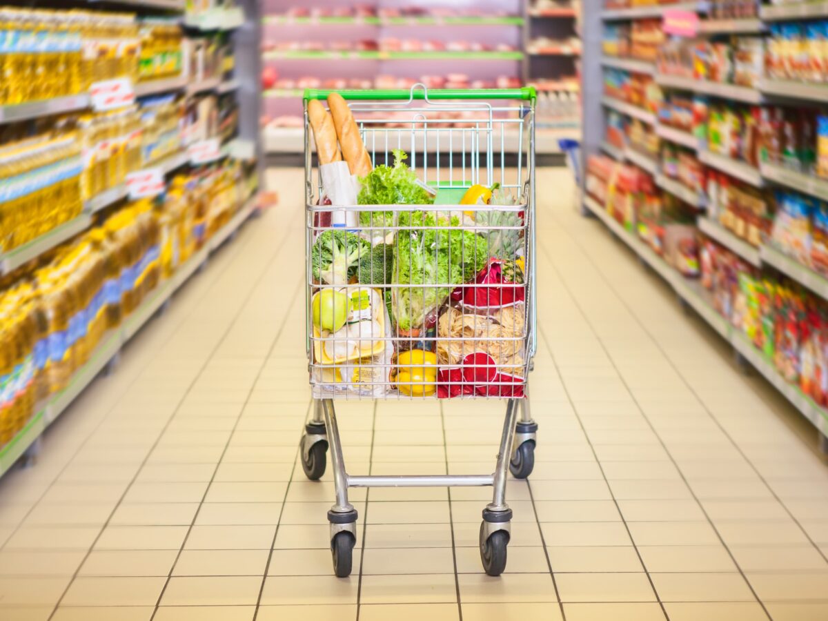Spesa al supermercato: 7 alimenti da comprare quando sono in offerta
