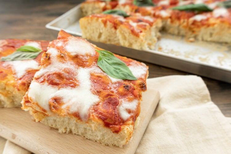 pizza in teglia alta e soffice