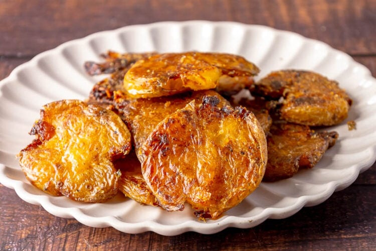 Patate schiacciate al forno
