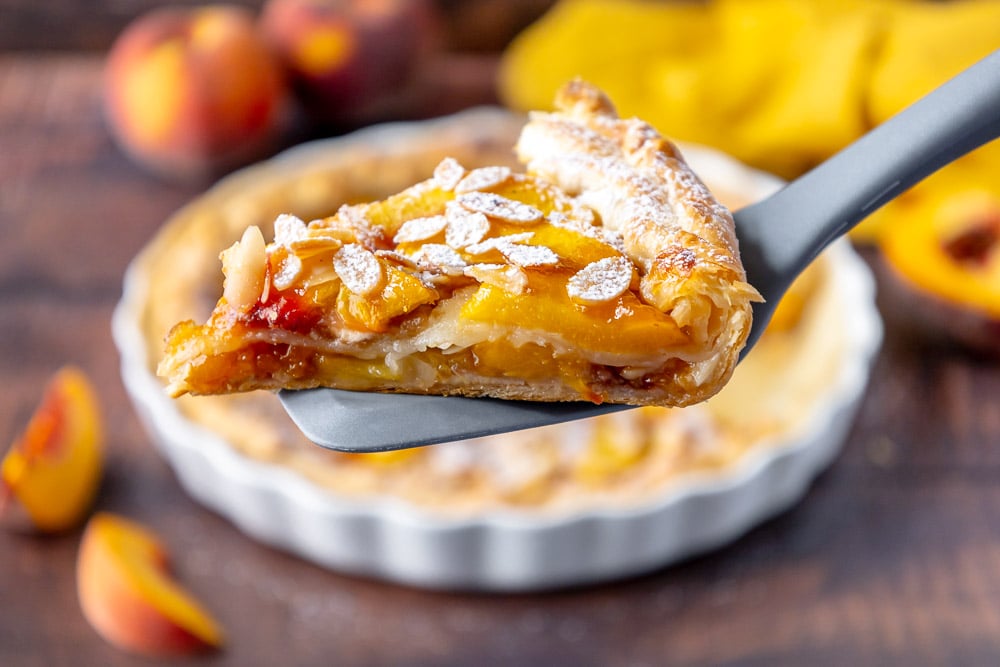 torta di sfoglia alle pesche