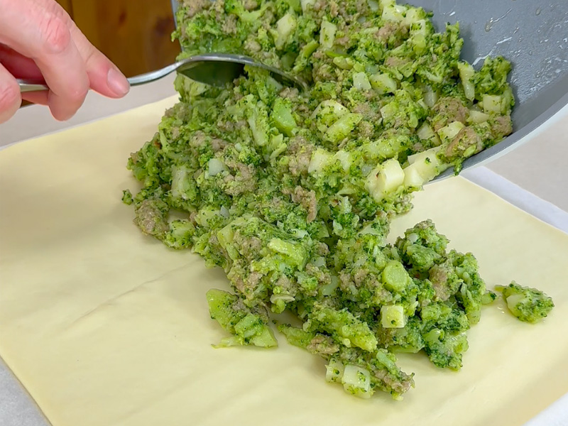 Strudel salato broccoli e salsiccia - Step 6