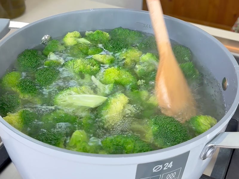 Strudel salato broccoli e salsiccia - Step 1