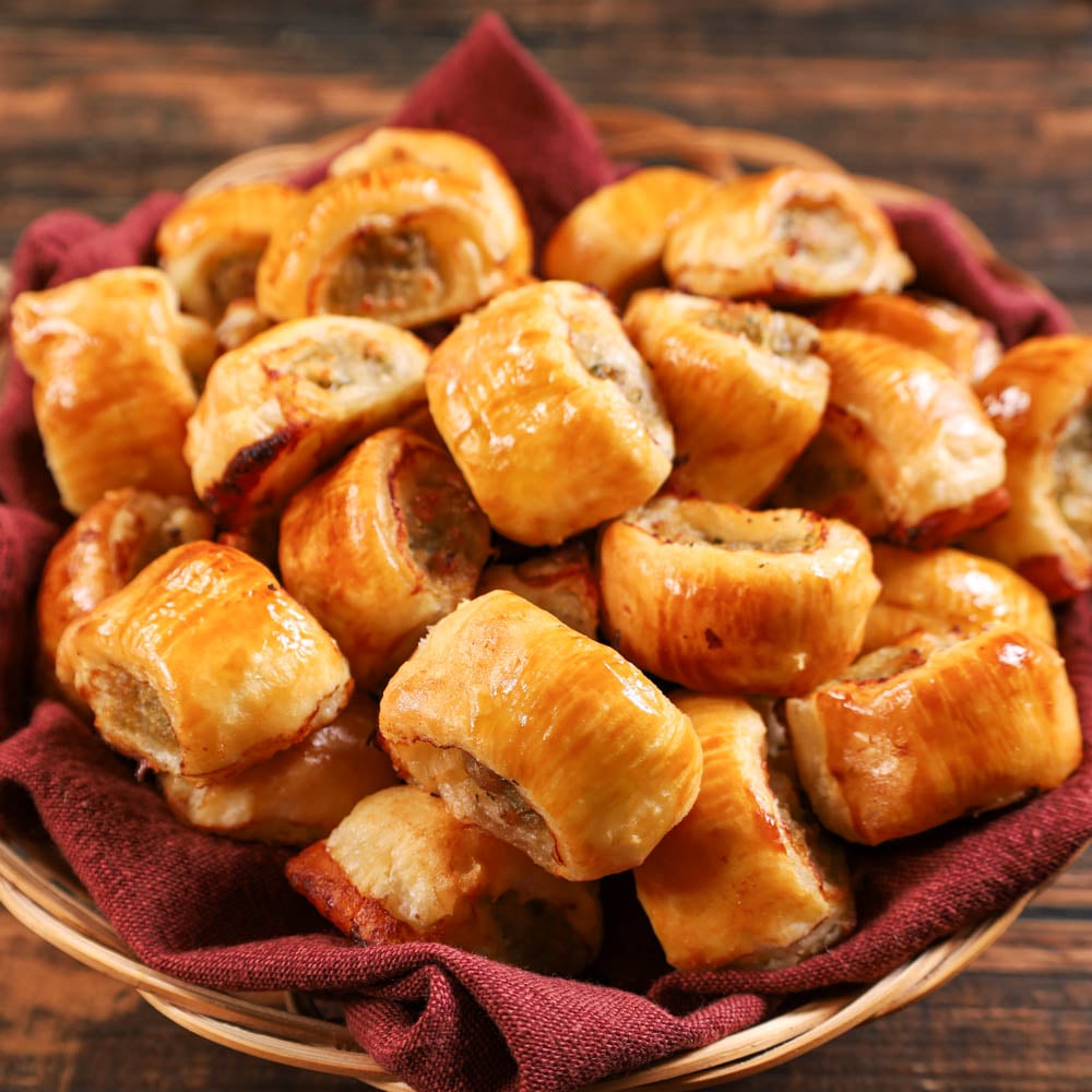 rustici di sfoglia salsiccia e stracchino