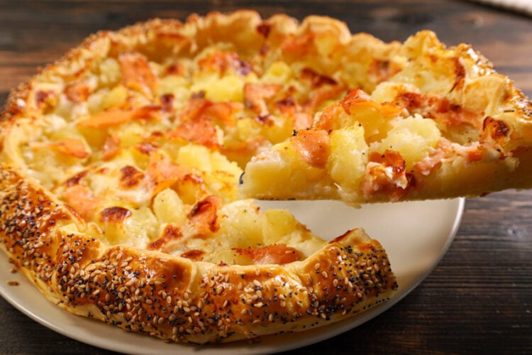 Torta rustica patate e salmone