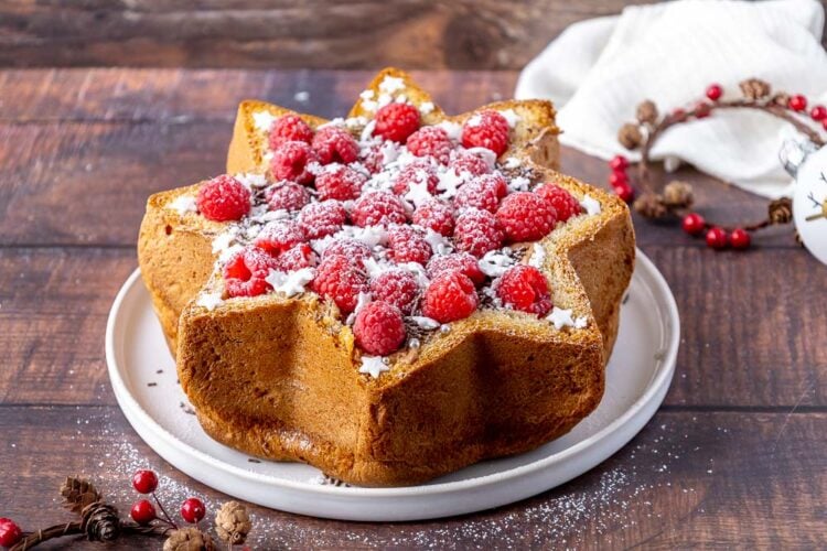 Stella di pandoro con crema al cioccolato