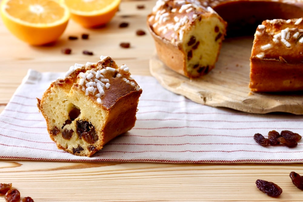 ciambellone con ricotta e uvetta