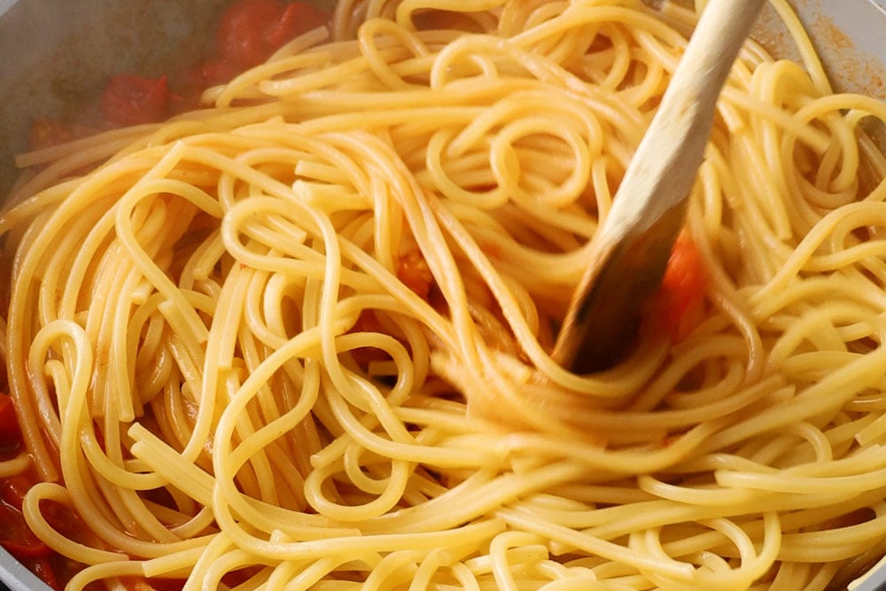 Spaghetti ammollicati con pomodorini - Step 7