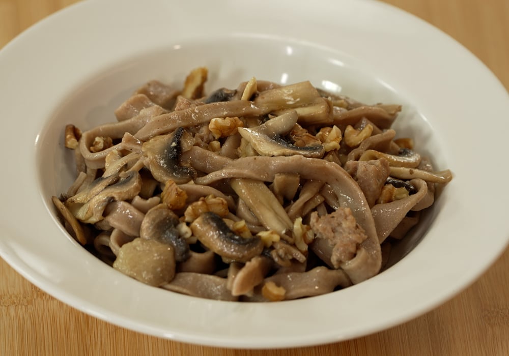tagliatelle con farina di castagne ai funghi