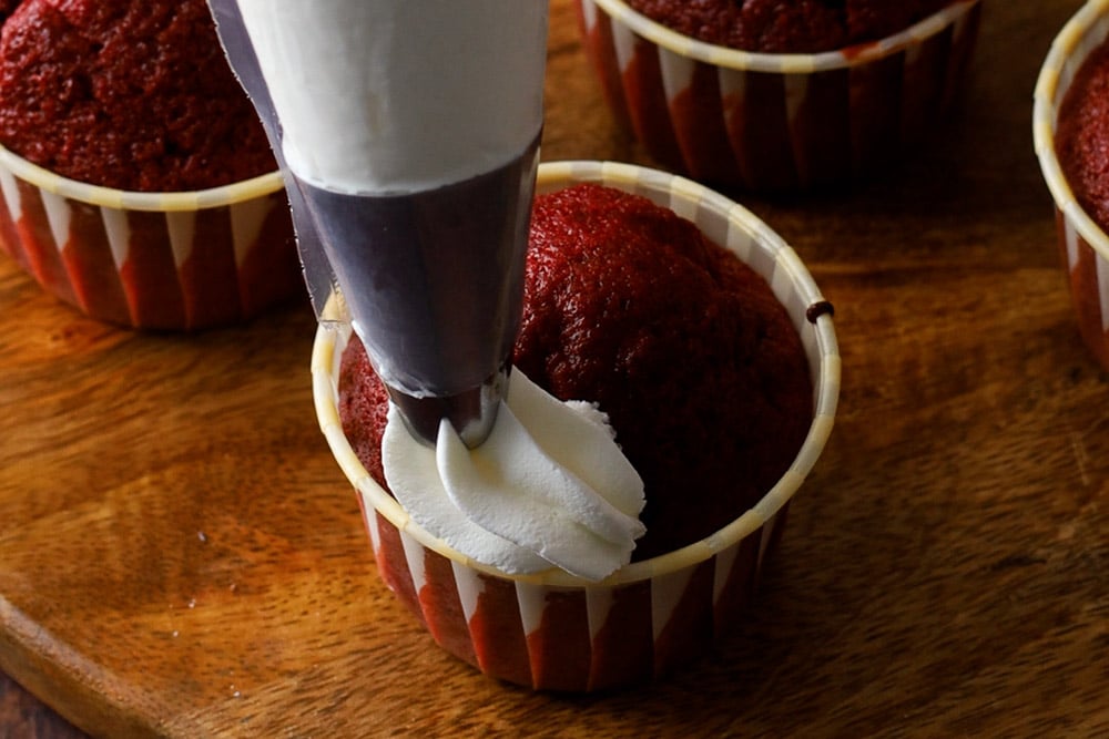 Red velvet cupcake - Step 12