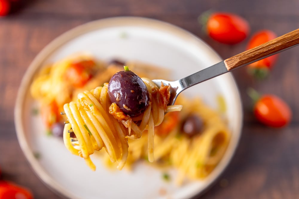 spaghetti tonno e olive