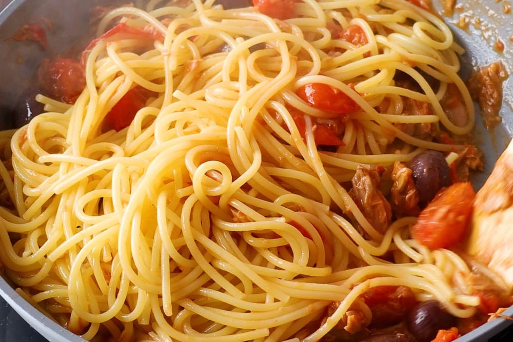 Spaghetti tonno e olive - Step 7