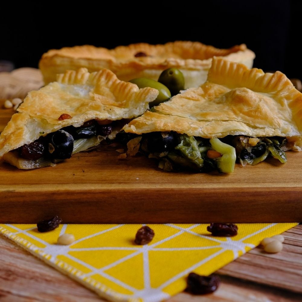 torta rustica scarola pinoli e uvetta