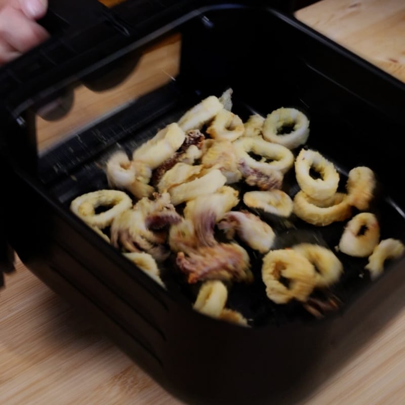 Calamari fritti in friggitrice ad aria - Step 6