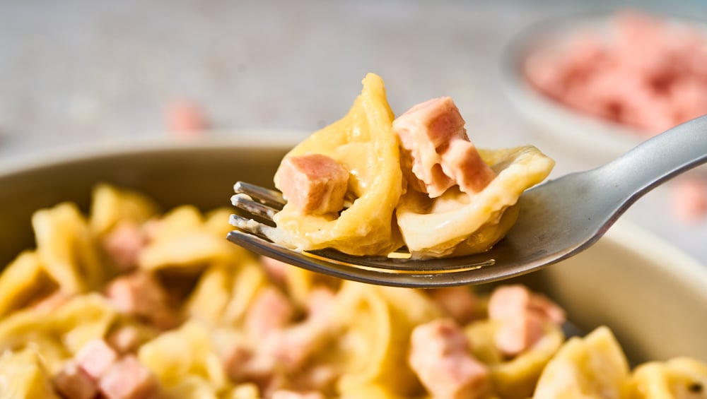 Tortellini panna e prosciutto