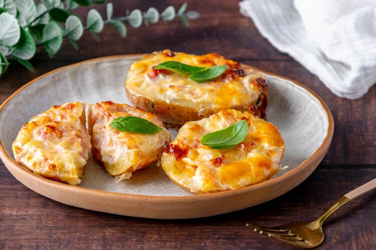 Patate ripiene al forno
