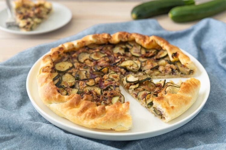 Torta di sfoglia zucchine, tonno e limone