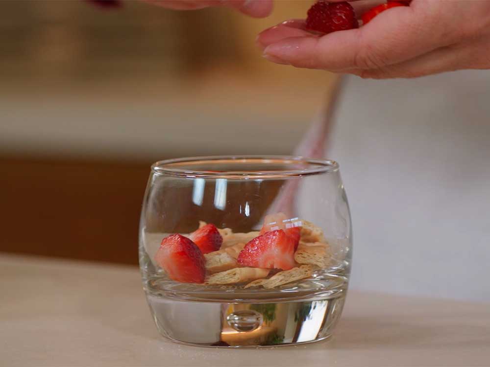Set Di 2 Bicchieri Di Trasparente Con Motivi Di Fragola E | FindTheDeal