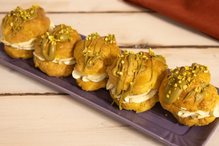 Bignè panna e pistacchio