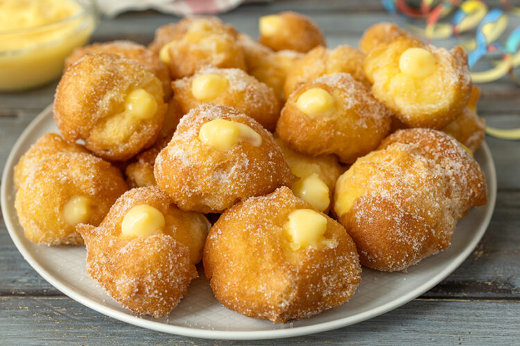 Zeppoline di Carnevale alla crema