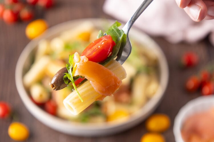 pasta fredda con salmone