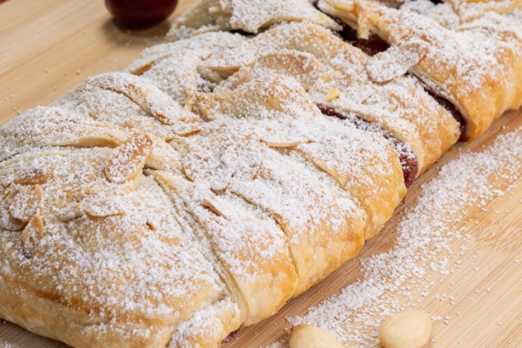 Strudel di ciliegie