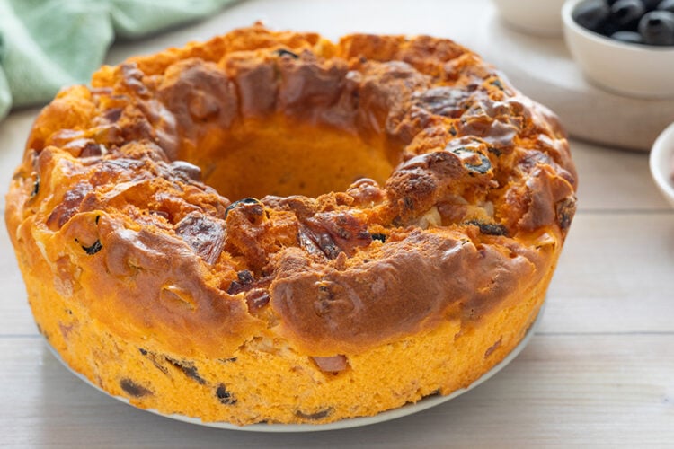 Ciambella salata capricciosa