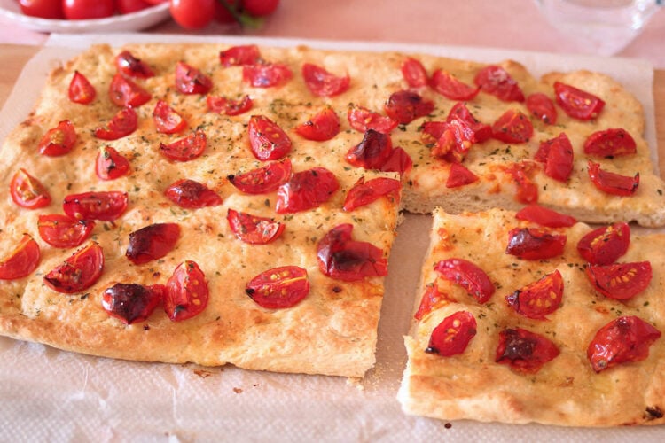 Focaccia istantanea ai pomodorini