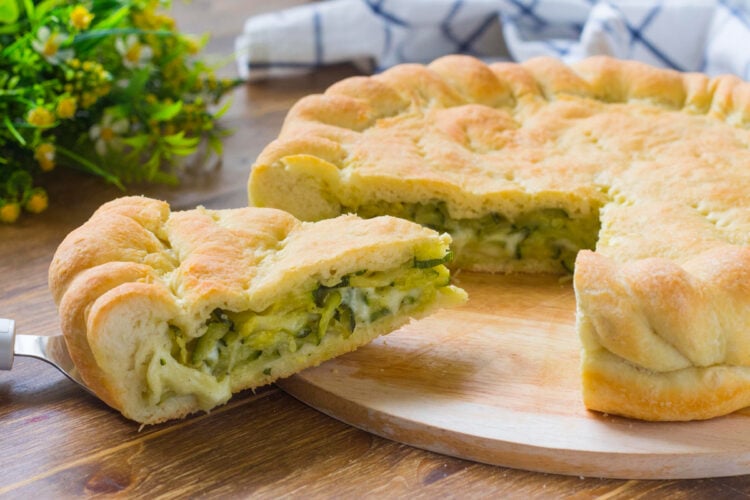 Focaccia ripiena con zucchine