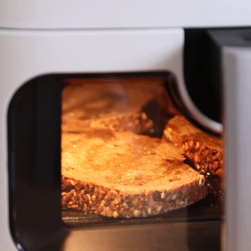Bruschette in friggitrice ad aria - Step 3